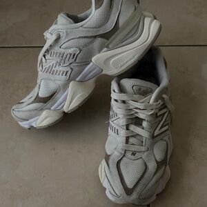New Balance Gray and White Sneakers size is 8